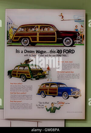 1949 Ford Kombi Woody Zeitungsanzeige - USA Stockfoto