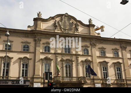 Mailand, Italien - 16. April 2016: Fassade des Palazzo Arese Litta im Zentrum von Mailand, Italien Stockfoto