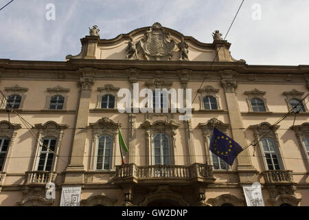 Mailand, Italien - 16. April 2016: Fassade des Palazzo Arese Litta im Zentrum von Mailand, Italien Stockfoto