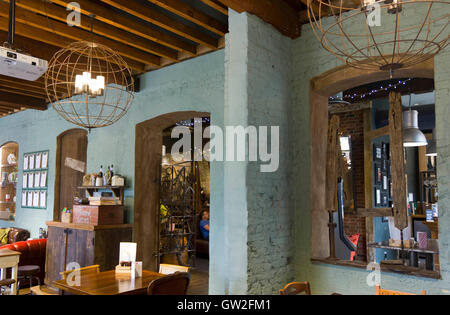 LONDON, Vereinigtes Königreich - 13. September 2015: Innere des The Dial Arch Pub in den Vororten von London, Woolwich Bereich Stockfoto