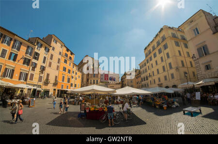 Ein Markt in Campo de' Fiori in Rom, Italien, Europa Stockfoto