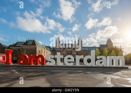 Das Rijksmuseum Amsterdam Museumsbereich mit den Worten Amsterdam in Amsterdam, Niederlande Stockfoto