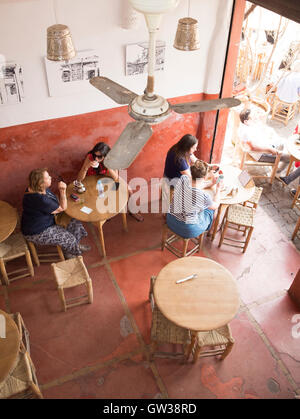 Platz Jamaa el Fna [Café Des Épices] Stockfoto