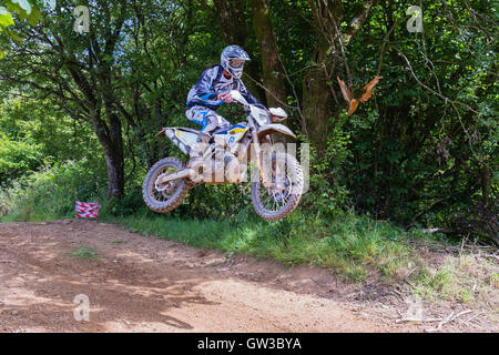 Motorrad-springen Stockfoto