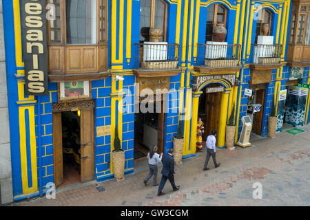 Bunte Straße in Bogotá Stockfoto