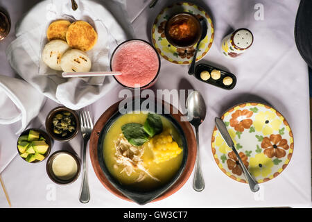 Ajiacó, die Suppe aus Bogotá Stockfoto