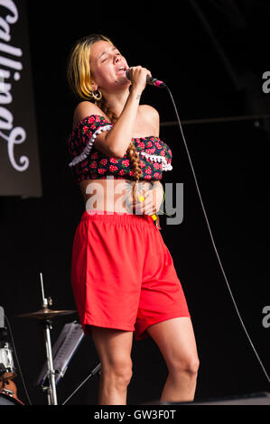 Barbarella Bang Bang spielen "The Seebühne" Camper aufrufen, Ragley Hall, Alcester, Warwickshire, UK, 28. August 2016 Stockfoto