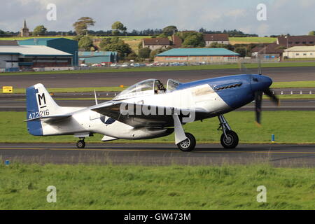 G-BIXL, eine erhaltene North American P - 51D Mustang, Prestwick Flughafen während der Scottish International Airshow im Jahr 2016. Stockfoto