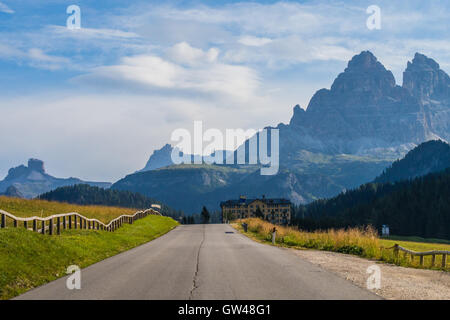 Landschaft ein paar hundert Meter von Misurina See, in der Nähe der Stadt Auronzo tun Cadore, Provinz Belluno, Region Venetien, Italien. Stockfoto