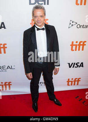 Toronto, Kanada. 10. September 2016. Schauspieler Emmanuel Salinger posiert für Fotos vor der Nordamerikanische Premiere des Films "Planetarium" in der Roy Thomson Hall während der 41. Toronto International Film Festival in Toronto, Kanada, 10. September 2016. © Zou Zheng/Xinhua/Alamy Live-Nachrichten Stockfoto