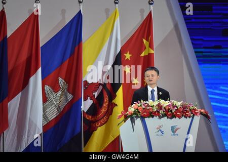 (160911)--NANNING, 11. September 2016 (Xinhua)--Alibabas Vorsitzender Jack Ma befasst sich mit der feierlichen Eröffnung der 13. China-ASEAN Expo China-ASEAN und den Investment Summit in Nanning, Hauptstadt von Süd-China Autonome Region Guangxi Zhuang, 11. September 2016. (Xinhua/Huang Xiaobang) (Wyl) Stockfoto