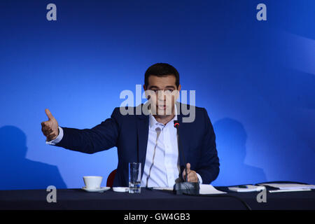 Thessaloniki, Griechenland. 11. September 2016. Der griechische Premierminister Alexis Tsipras gab eine Pressekonferenz an der nördlichen griechischen Stadt Thessaloniki, einen Tag nach der Einweihung der 81th Thessaloniki International Trade Fair, am Sonntag, 11. September 2016. Bildnachweis: Giannis Papanikos/Alamy Live-Nachrichten Stockfoto