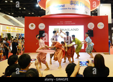 (160911)--NANNING, 11. September 2016 (Xinhua)--Thai Akteure führen auf der 13. China-ASEAN Expo in Nanning, Hauptstadt von Süd-China Autonome Region Guangxi Zhuang, 11. September 2016. (Xinhua/Wang Quanchao) (Wyl) Stockfoto