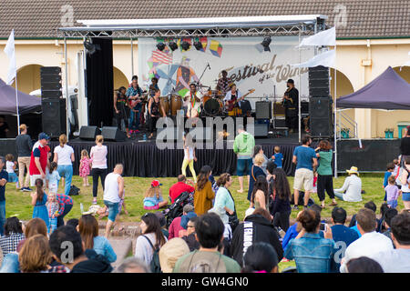 Sydney, Australien. 11. September 2016. Festival der Winde Australiens größte Drachenfliegen Festival veranstaltet am Bondi Beach in Sydney. Bildnachweis: Mjmediabox / Alamy Live News Stockfoto