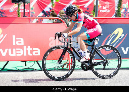 Madrid, Spanien. 11. September 2016. Elisabet Escursel (Bizkai Durango) während das ein-Tages-Rennen der UCI Women World Tour "Madrid Challenge" am 11. September 2016 in Madrid, Spanien. Bildnachweis: David Gato/Alamy Live-Nachrichten Stockfoto