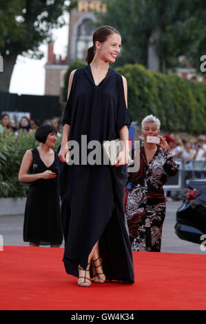 Venedig, Italien. 10. September 2016. Paula Beer Teilnahme an der Preisverleihung auf der 73. Venice International Film Festival am 10. September 2016 in Venedig, Italien. | Nutzung weltweit © Dpa/Alamy Live-Nachrichten Stockfoto