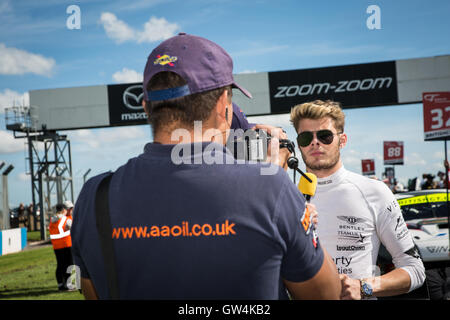 Donington, Vereinigtes Königreich. 11. September 2016. SEB Morris in der Startaufstellung vor dem Start des Rennens Credit: Steven Reh/Alamy Live News Stockfoto