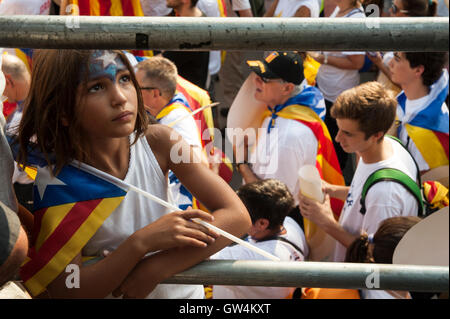 Massive Demonstration im Zentrum von Barcelona für die Unabhängigkeit Kataloniens vom spanischen Staat. Stockfoto