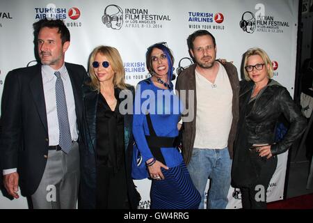 HOLLYWOOD, CA - April 08: David Arquette, Rosanna Arquette, Alexis Arquette, Richmond Arquette, Patricia Arquette bei der indischen Film Festival Premiere von "Verkauft", Arclight, Hollywood, 8. April 2014. Bildnachweis: Janice Ogata/MediaPunch Stockfoto