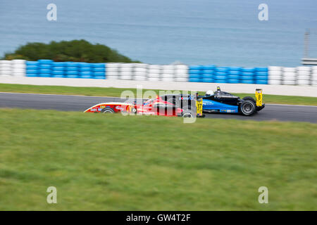 MELBOURNE/Australien - 9. bis 11. SEPTEMBER 2016: Rennwagen für Podium in Runde 6 der Shannon Staatsangehörigen auf Phillip Island-GP-Strecke in Victoria, Australien - 9. bis 11. September. Stockfoto