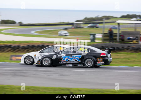 MELBOURNE/Australien - 9. bis 11. SEPTEMBER 2016: Rennwagen für Podium in Runde 6 der Shannon Staatsangehörigen auf Phillip Island-GP-Strecke in Victoria, Australien - 9. bis 11. September. Stockfoto