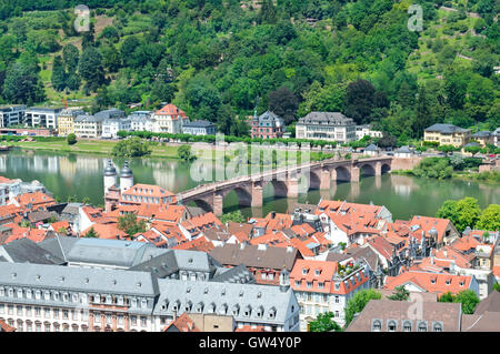 Stadt Heidelberg, Deutschland, in einem Bergtal, Ansicht von oben Stockfoto