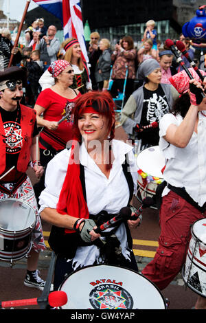 Liverpool, Vereinigtes Königreich. 10. September 2016. Piraten-Festival an der Albert Dock-Liverpool-UK. Ein Familien-Event mit einem Meerjungfrauen und Piraten Stockfoto