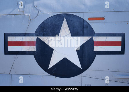 Abzeichen von Militärflugzeugen auf Patriot es Point in Charleston South Carolina Stockfoto