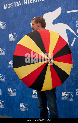 Schauspieler Peter Van Den Begin an den König der Belgier film Fototermin auf dem 73. Venedig Film-Festival, 2016 Stockfoto