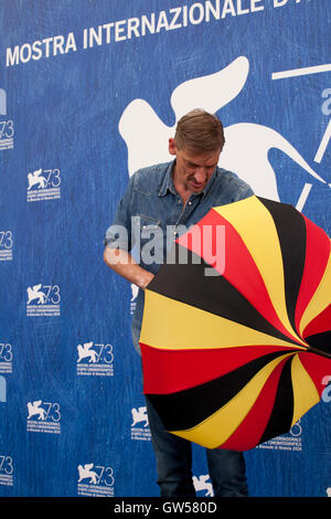 Schauspieler Peter Van Den Begin an den König der Belgier film Fototermin auf dem 73. Venedig Film-Festival, 2016 Stockfoto