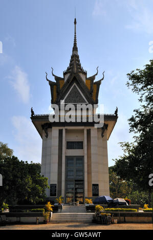 Phnom Penh - Choeung Ek Killing Fields - wo die Roten Khmer 17.000 Menschen - Memorial Building hingerichtet Stockfoto