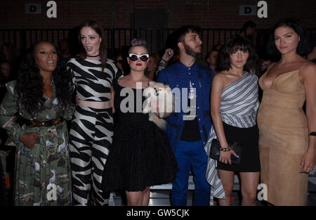 June Ambrose, Coco Rocha, Kelly Osbourne, Brad Walsh, Isabelle Fihrman, Leigh Lezark besuchen Start-und Landebahn für Christian Siriano Sammlung während der New York Fashion Woche Frühjahr/Sommer 2017 bei Art-Beam Stockfoto