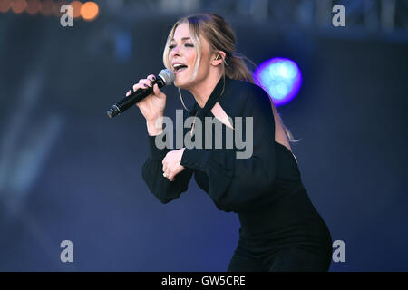 LeAnn Rimes bei BBC Radio 2 Live in Hyde Park, London. Stockfoto