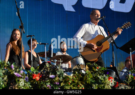 Francis Rossi von Status Quo beim Radio 2 Live in Hyde Park, Hyde Park, London. PRESSEVERBAND Foto. Bild Datum: Sonntag, 11. September 2016. Bildnachweis sollte lauten: Matt Crossick/PA Wire. Stockfoto