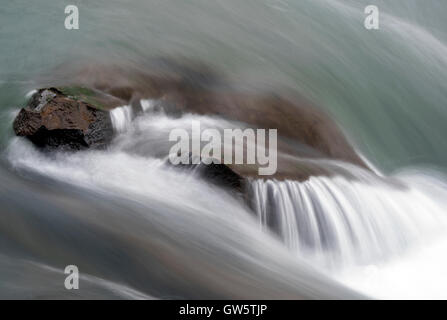 Das Bild des Streams in Bhandardara, Maharashtra, Western Ghats, Monsun, Indien Stockfoto