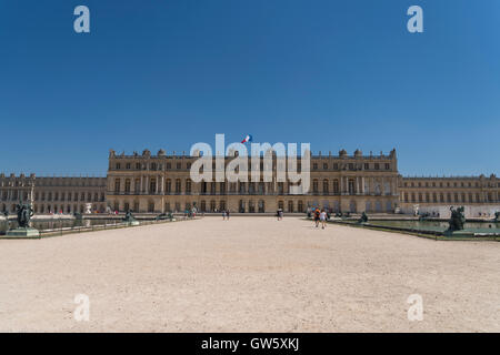 Mitte des Sommers am Palast von Versailles, Château de Versailles, Île-de-France, Frankreich Stockfoto