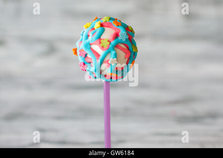 Kleine Kuchen auf Stick. Stockfoto