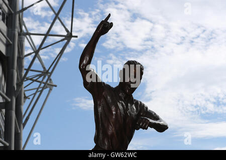 Die neu vorgestellte Statue von Alan Shearer außerhalb St James' Park, Newcastle. Stockfoto