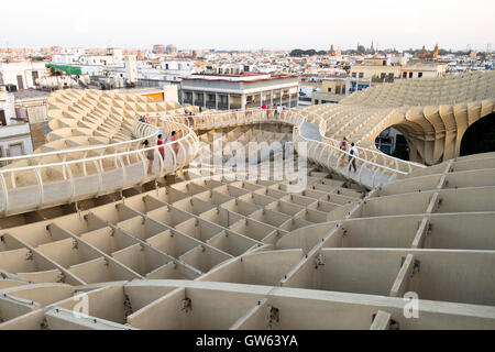 Obersten Ebene des Metropol Parasol auf La Encarnacion Platz in Sevilla, Andalusien, Spanien Stockfoto