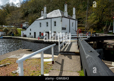 Das Café von den Lock 15 (Meer-Lock) Toren bei Crinan Becken auf den Crinan Canal Crinan, Argyll und Bute, Scotland, UK Stockfoto