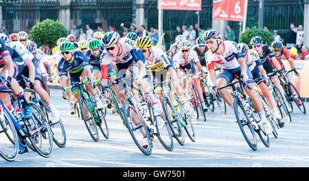 Madrid, Spanien. 11. September 2016. Hauptfeld Fahrten während der 21. Etappe des Radsports Rennen "La Vuelta a España" (Spanien-Rundfahrt) zwischen Las Rozas und Madrid am 11. September 2016 in Madrid, Spanien. Bildnachweis: David Gato/Alamy Live-Nachrichten Stockfoto