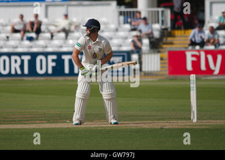 Durham, Großbritannien. 12. September 2016. Scott Borthwick schlagen für Durham in den ersten Innings gegen Surrey. Dies war sein letztes Heimspiel für die Grafschaft Surrey, bevor er in der nächsten Saison. Credit: Colin Edwards/Alamy leben Nachrichten Stockfoto