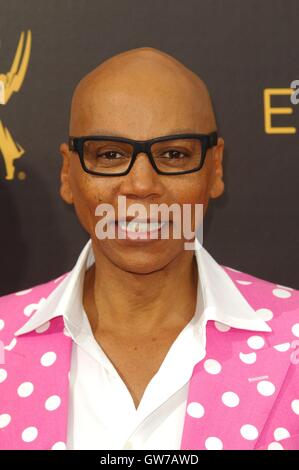 Los Angeles, CA, USA. 11. September 2016. RuPaul im Ankunftsbereich für 2016 Creative Arts Emmy Awards - SUN, Microsoft Theatre, Los Angeles, CA 11. September 2016. © Elisabeth Goodenough/Everett Collection/Alamy Live-Nachrichten Stockfoto