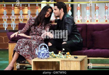 Bollywood Schauspieler Katrina Kaif Sidharth Malhotra Promotion des Films Baar Baar Dekho auf den Sets The Kapil Sharma zeigen Mumbai Stockfoto