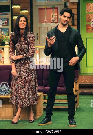 Bollywood Schauspieler Katrina Kaif Sidharth Malhotra Promotion des Films Baar Baar Dekho auf den Sets von The Kapil Sharma zeigen Mumbai Stockfoto