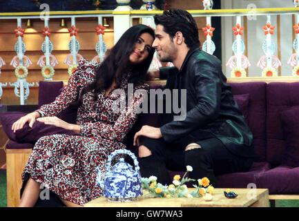 Bollywood Schauspieler Katrina Kaif Sidharth Malhotra Werbefilm Baar Baar Dekho auf den Sets von The Kapil Sharma zeigen Mumbai Stockfoto