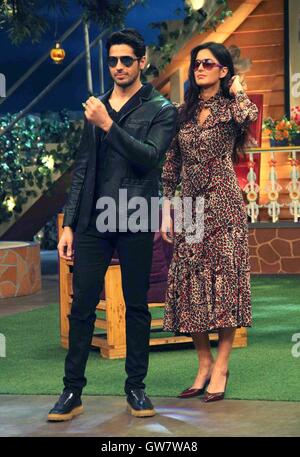 Bollywood Schauspieler Katrina Kaif Sidharth Malhotra Werbefilm Baar Baar Dekho auf den Sets von The Kapil Sharma zeigen Mumbai Stockfoto