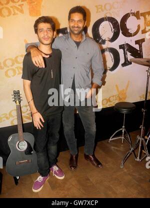 Bollywood-Schauspieler Shashank Arora und Purab Kohli während der Teaser-Start des Films Rock On 2 in Mumbai Stockfoto