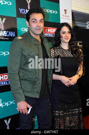 Bollywood-Schauspieler Bobby Deol entlang Tania Deol Start indischer Cricketspieler Yuvraj Singh Marke YWC entworfen Shantanu Nikhil Mumbai Stockfoto