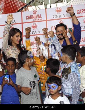 Bollywood-Schauspieler Vivek Oberoi feiert Geburtstag Jacqueline Fernandez Krebs Kinder Karneval Kinos CPAA Mumbai betroffenen Stockfoto